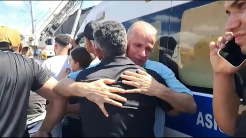 Relatives wait amid rescue efforts in Dominican Republic nightclub roof collapse