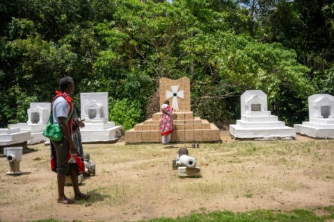 An 18th-century king who ruled over the Mpongwe people is buried in the area