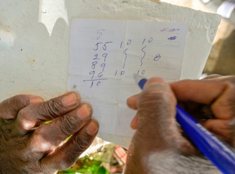 There is no official draw, and 'la bolita' is decided by twice-daily lottery results from Florida, Georgia and New York