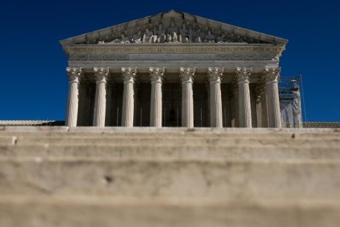 The US Supreme Court paused the Trump administration's deportation of alleged Venezuelan gang members under the 1798 Alien Enemies Act