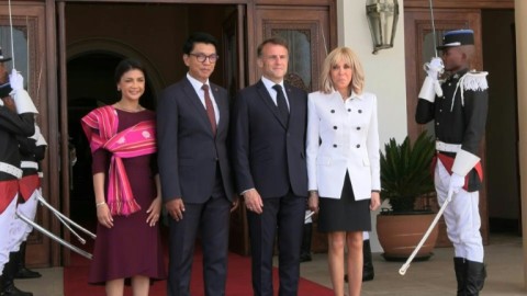 Madagascar: Emmanuel Macron welcomed by the Malagasy president