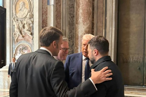 Zelensky meets Trump, Macron and Startmer in St. Peter's basilica