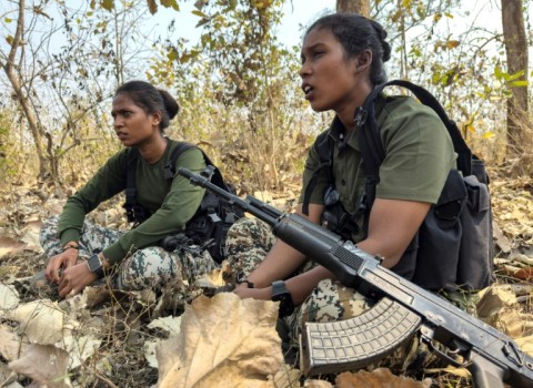 Government DRG paramilitaries Sanjana Yadav (L) and Anjila Minj