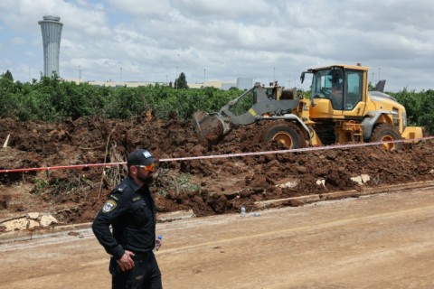 Sirens blare in Tel Aviv as army says missile fired from Yemen