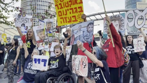 Israelis in Tel Aviv call for an end to the war as it enters its 600th day