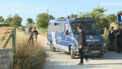 Some 25 German investigators are present at the search