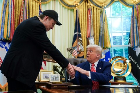 トランプとマスクアライアンスは燃えるような公開で溶けてしまいます