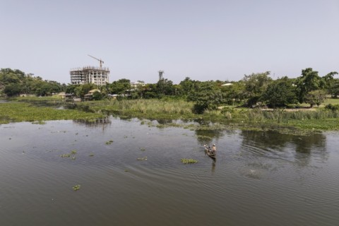 Jabi dam was built in 1981 and fishermen from the countryside soon moved into Abuja