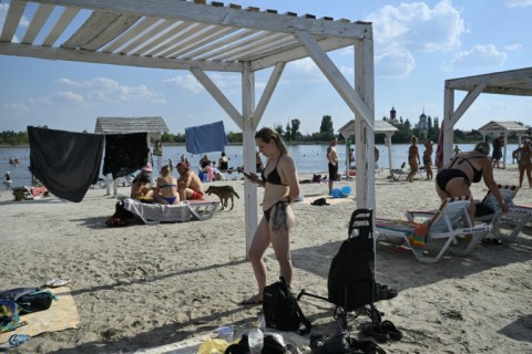 Russian troops are pushing toward Sloviansk, now within range of devastating glide bombs dropped from Russian warplanes