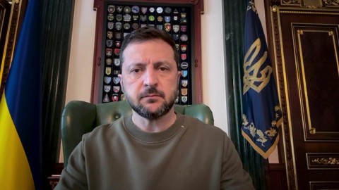 Kyiv won't give up land, says Zelensky as US-Russia summit confirmed