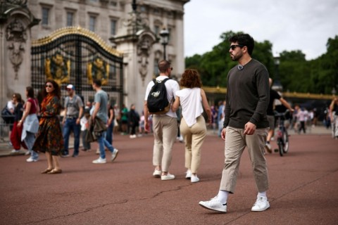 Diego Galdino scans the crowds for signs of pickpockets before swooping in and sounding the alarm