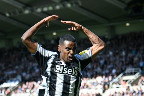 Alexander Isak is desperate to leave Newcastle