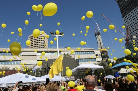 Seven hundred yellow balloons are released in Tel Aviv on September 5, 2025 to mark the number of days the hostages have been held in Gaza