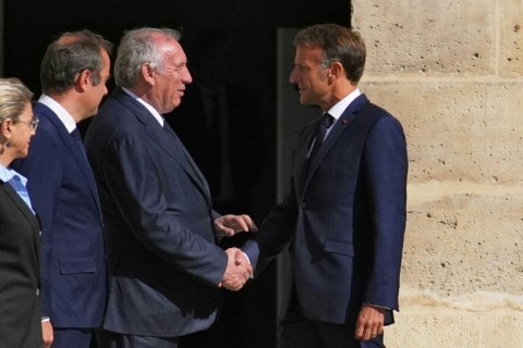 The resignation of PM Bayrou (C) presents President Macron (R) with a major dilemma