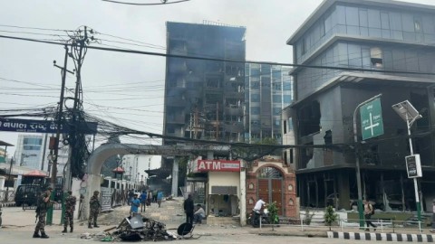 Nepal: Smouldering buildings, soldiers on streets following deadly protests