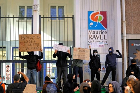 Students blocking access to the Maurice Ravel secondary school in eastern Paris