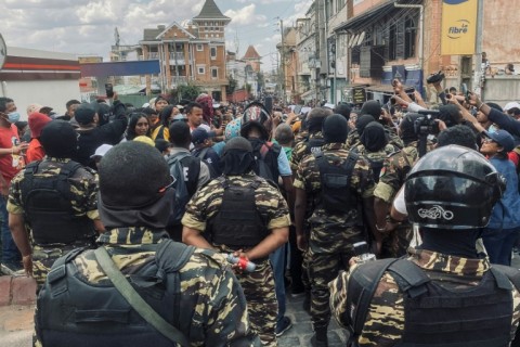 Protesters in Madagascar have demanded that President Andry Rajoelina resign
