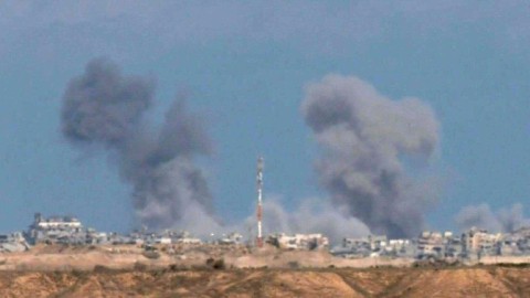 Smoke rises amid ongoing Israeli operations in north Gaza