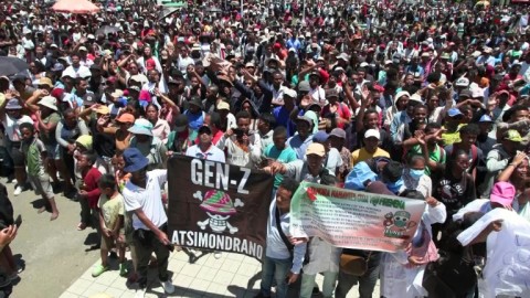 Thousands gather in Antananarivo as Rajoelina dissolves parliament