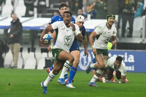 South Africa defy early red card to beat Italy