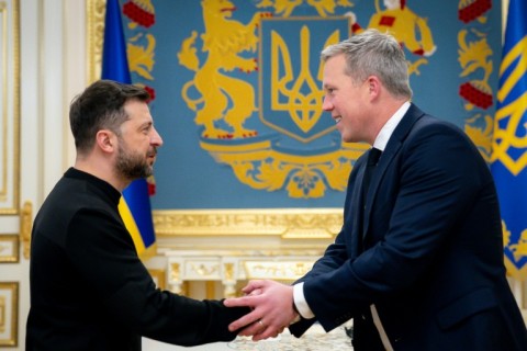 A picture released by the Ukrainian presidency showed Volodymyr Zelensky meeting US Army Secretary Daniel Driscoll in Kyiv