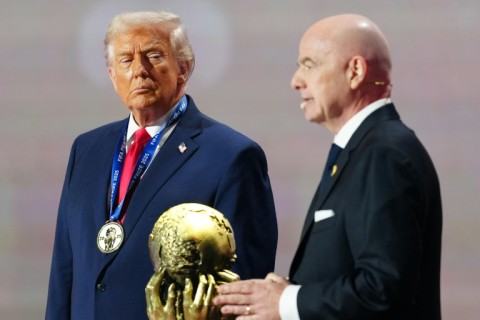 US President Donald Trump received the first FIFA peace prize from Gianni Infantino prior to Friday's draw for the 2026 World Cup