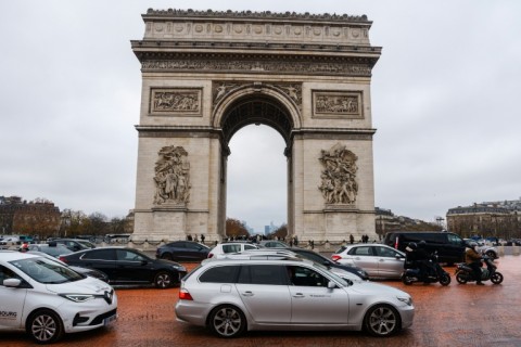 France updates net-zero plan, with fossil fuel phaseout
