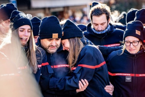 Rescuers were overcome with emotion after mourners in Crans-Montana spontanously burst into applause