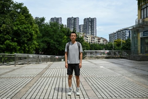 Hu Anyan's account of working as a delivery driver in Beijing moved readers