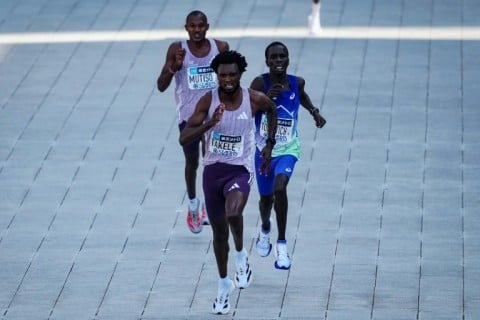 Takele defends Tokyo Marathon title after sprint finish