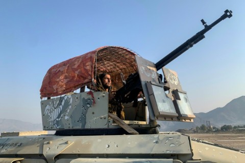 Pakistan Battlefield Router Afghan, Pakistani forces battle along the border - eNCA