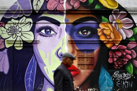 Colombia's decades of brutal internecine fighting and the presence of powerful cocaine mafias have cast a shadow over the campaign