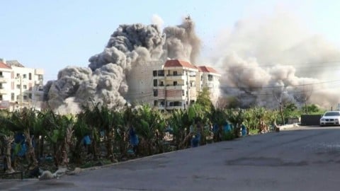 Moment Israeli strikes hit eastern Tyre in south Lebanon