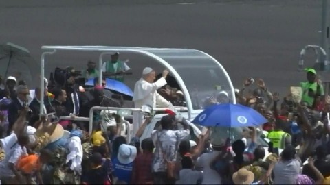 Giant papal mass in Cameroon draws jubilant crowds