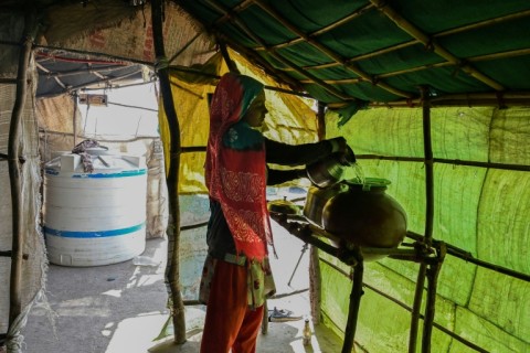 Workers regularly report of fatigue, dizziness and nausea -- signs of heat stress