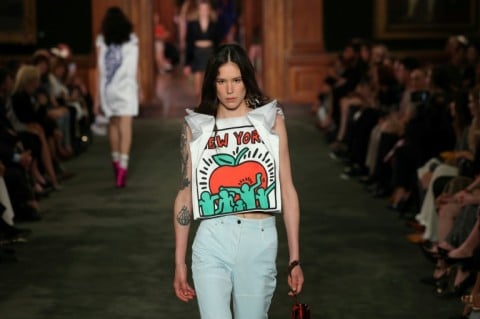 Le défilé croisière Louis Vuitton 2027 à la Frick Collection à New York le 20 mai 2026