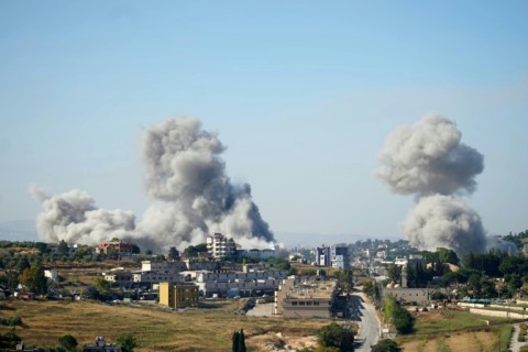 Israel strikes south Lebanon despite truce announced with Hezbollah