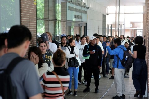 Final dash for documents as Spain's mass migrant regularisation ends