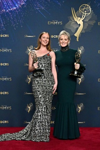 'Hacks' stars Jean Smart (R) and Hannah Einbinder (L) each took home Emmys in 2025 and are nominated again in 2026