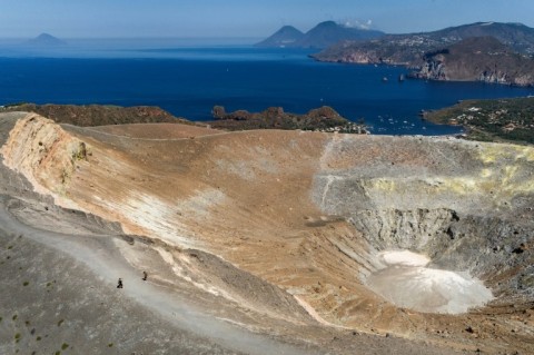 The German team is looking to research on Mount Etna on Sicily, where a new eruption has occurred