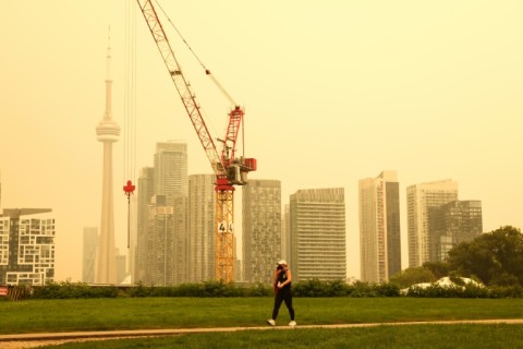 Toronto air ranked among world's worst as wildfire smoke billows south
