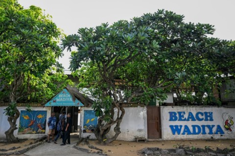 Sri Lanka's coastal conservation department has ordered Beach Wadiya to close, but the restaurant is taking the matter to court.