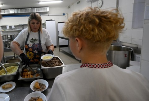 The UMKA primary school in the suburbs of Kyiv has a canteen in the shelter