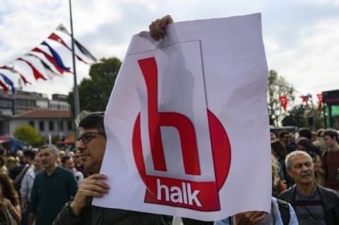 Police raided Turkey's most-watched news channel, Halk TV, halting broadcasts