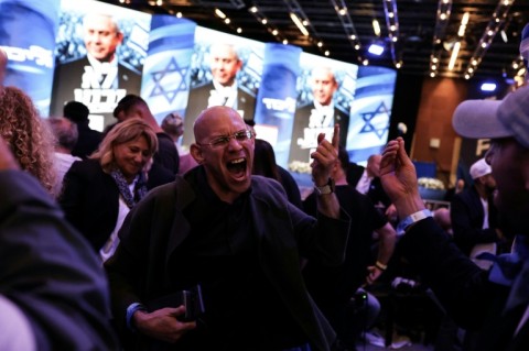 Neither Netanyahu's bloc nor that of his main rival has a majority