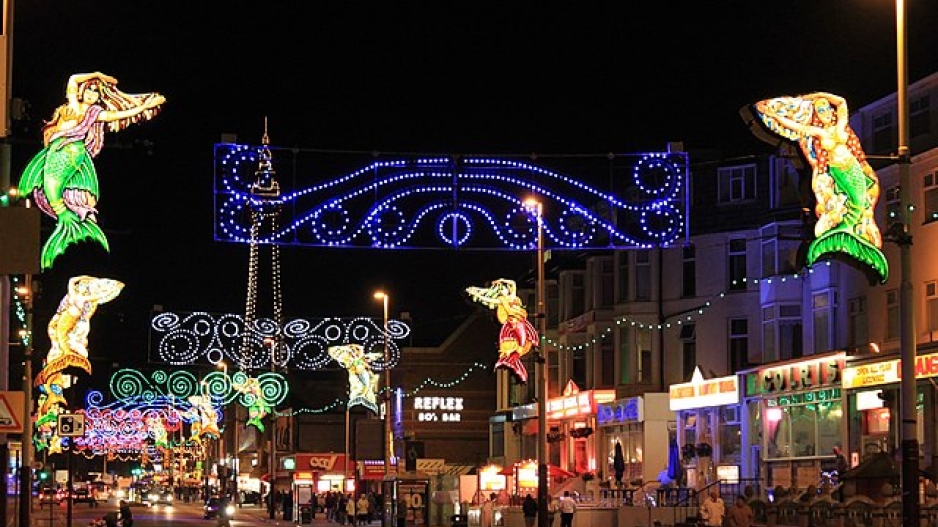 UK's Blackpool switches Christmas lights on eNCA