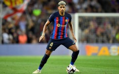 Barcelona's Uruguayan defender Ronald Araujo has opted for surgery on his thigh injury.