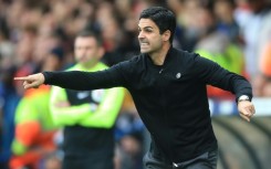 Arsenal manager Mikel Arteta gestures on the touchline 