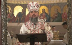 Hundreds of worshippers attended the Kyiv Pechersk Lavra monastery as Ukrainians marked Orthodox Christmas 