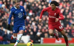 Chelsea's Mykhailo Mudryk (L)